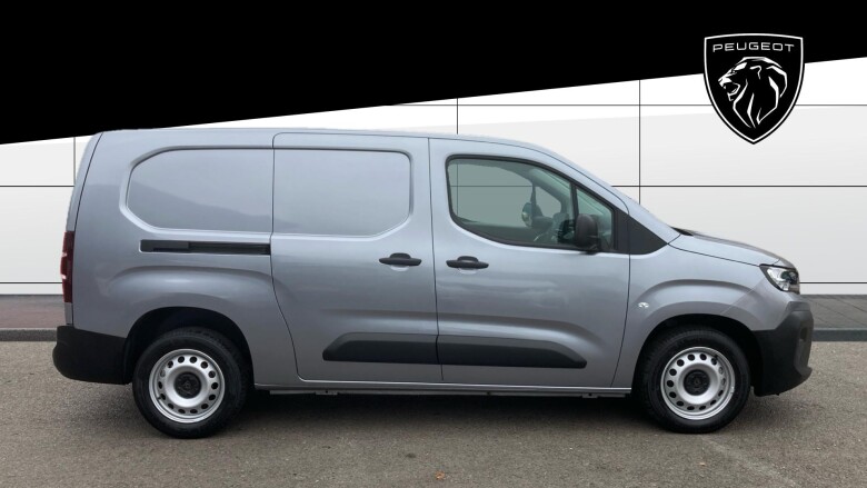 Peugeot Partner Long Diesel 1.5 BlueHDi 100 Professional Plus Van